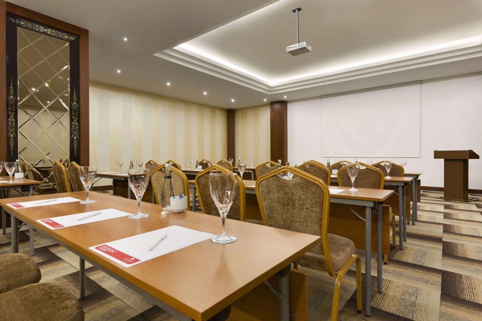 Ramada Plaza By Wyndham Istanbul Atakoy Istambul Exterior foto